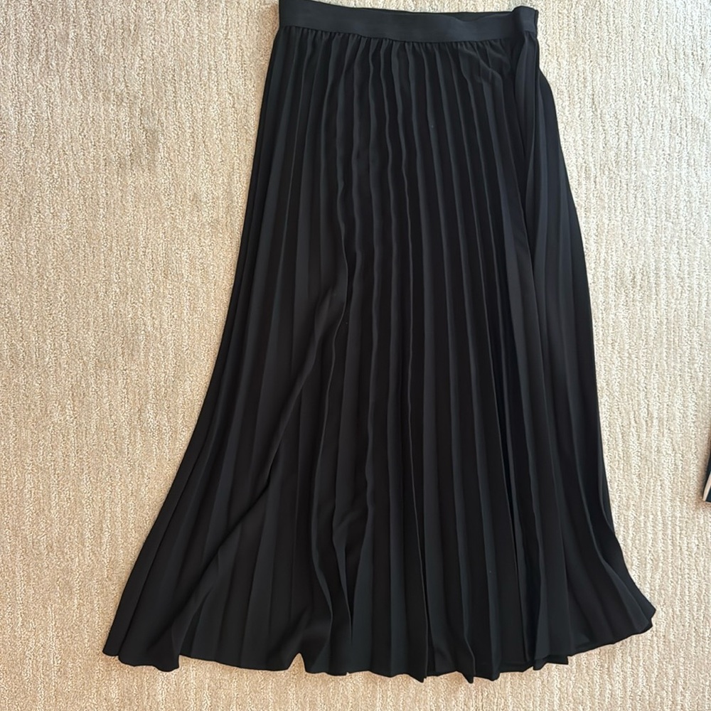 EUC Black Maxi skirt